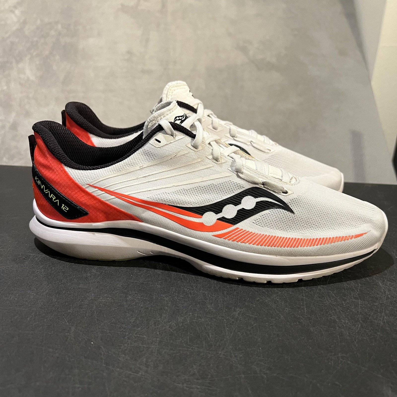 Saucony Kinvara 12 Running Shoes Mens Size 12 White Black Red Pwrrun S20619116